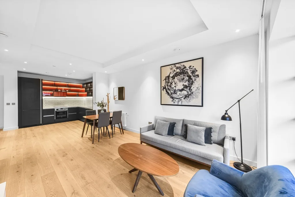 Flat Lyell Street in Greater London