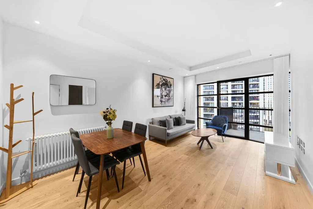 Flat Lyell Street in Greater London