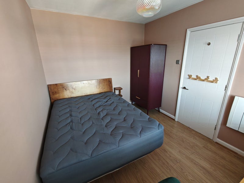 Room Parnell Road in Greater London