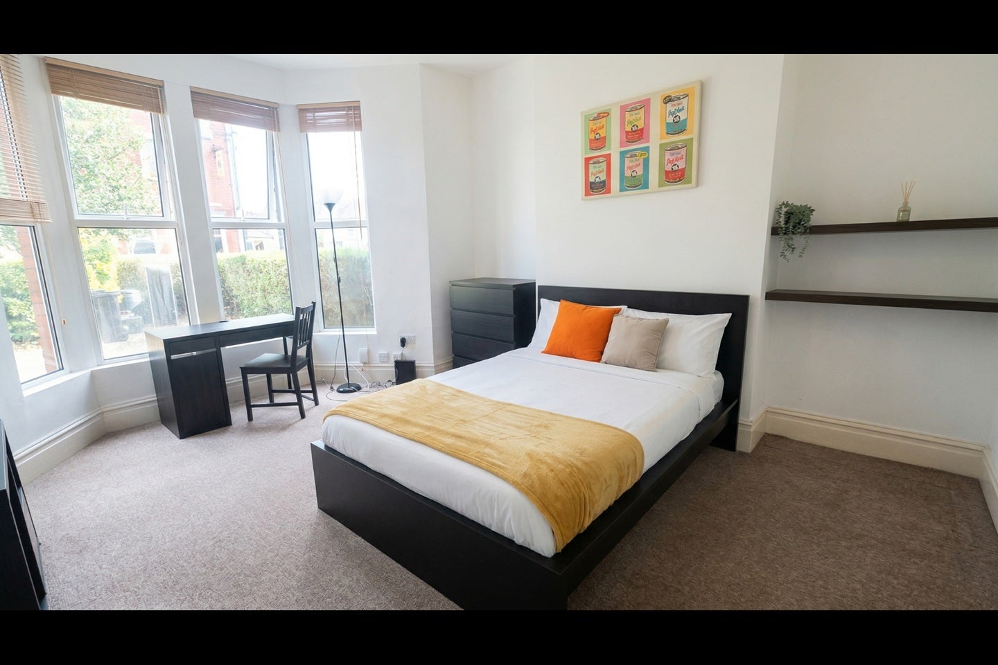 Room Downend Road in Bristol
