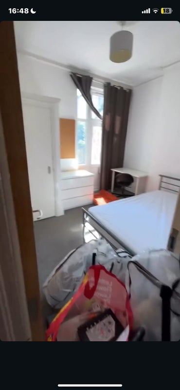 Room Colum Road in Cardiff