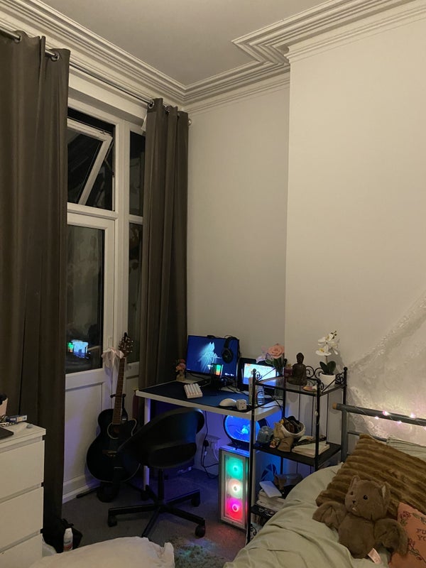 Room Colum Road in Cardiff