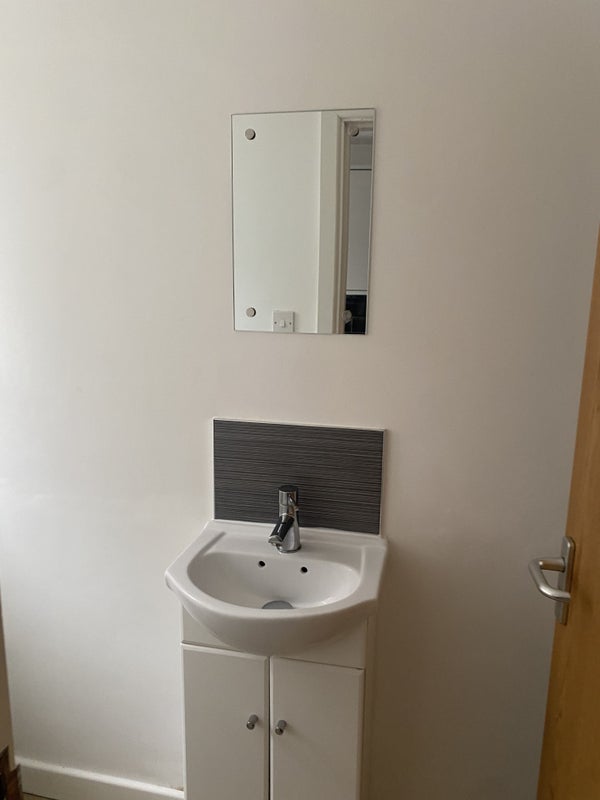 Room Colum Road in Cardiff