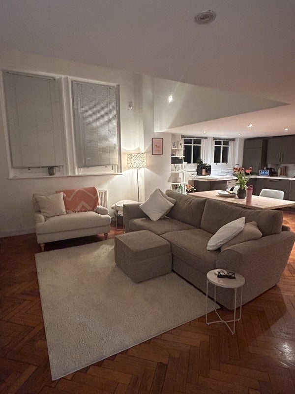 Room Gatton Road in Greater London