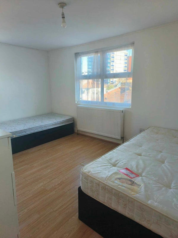 Room Lea Bridge Road in Greater London