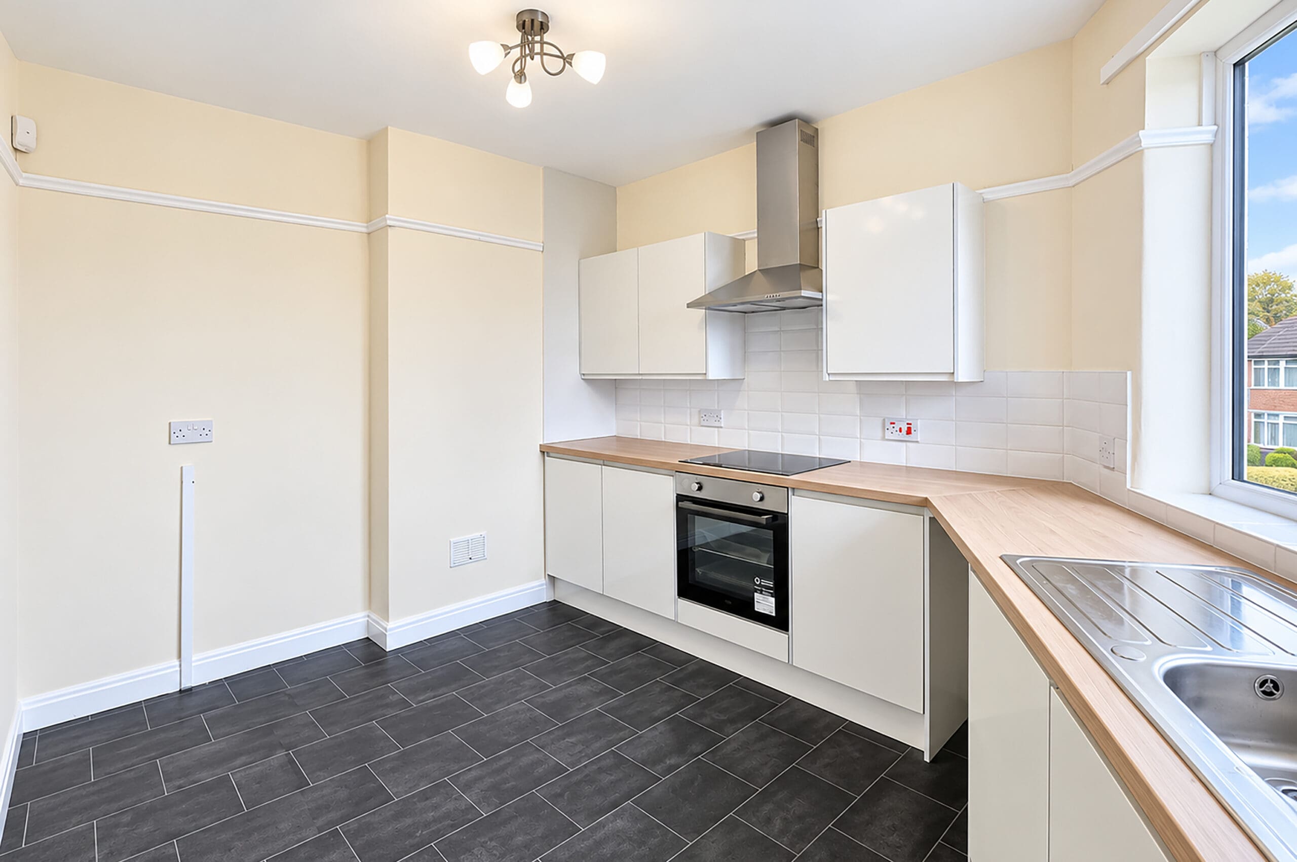 Flat Mayfair Avenue in Trafford