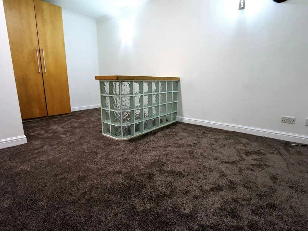 Flat Carlton Avenue East in Greater London
