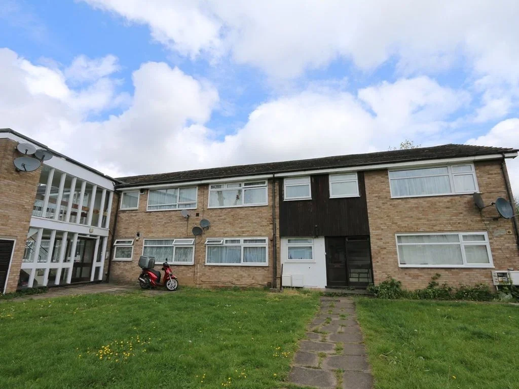 Flat Carlton Avenue East in Greater London