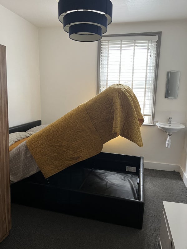 Room Cambridge Road in Greater London