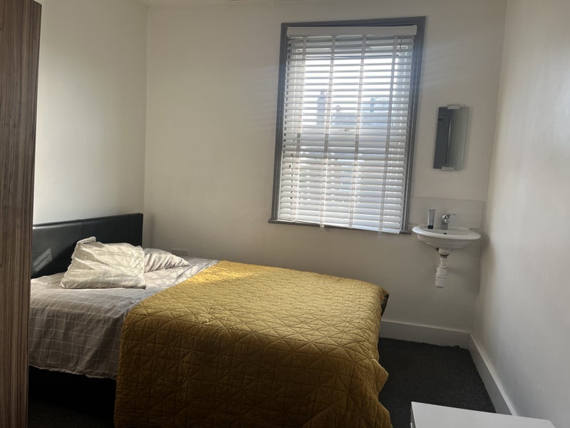 Room Cambridge Road in Greater London