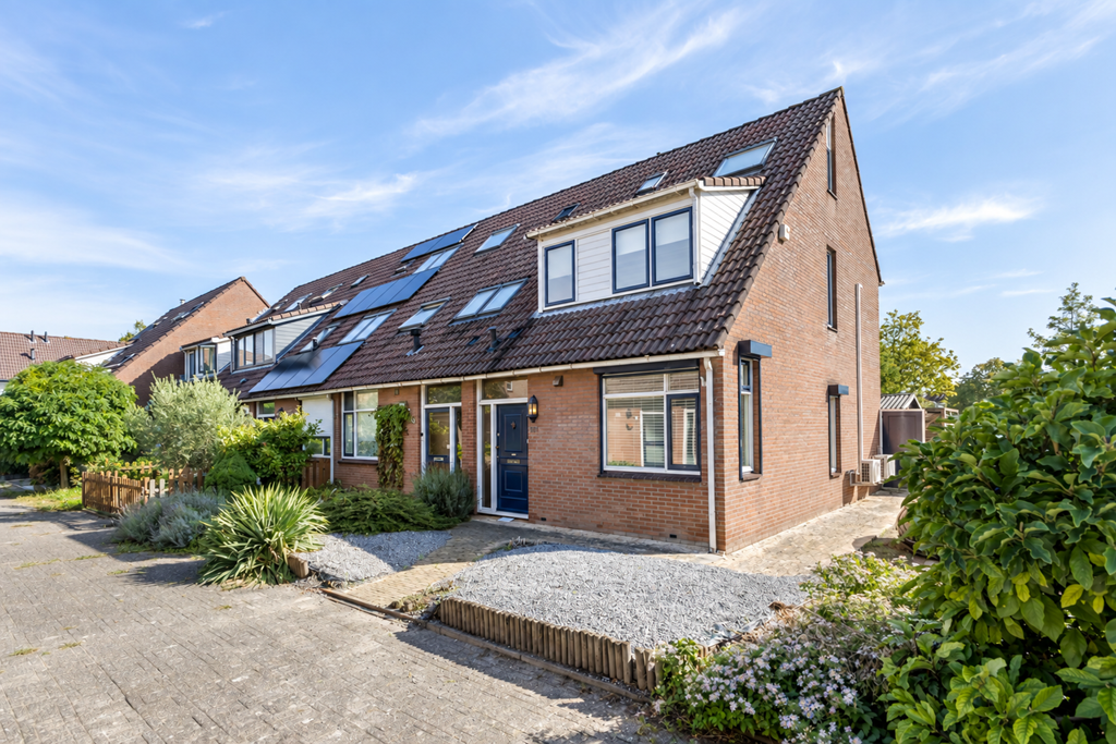 Huis Roerdompsingel 68 in Numansdorp