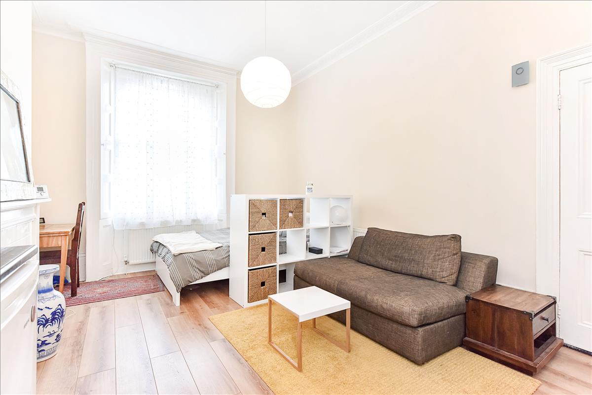 Flat Regent Square in Greater London