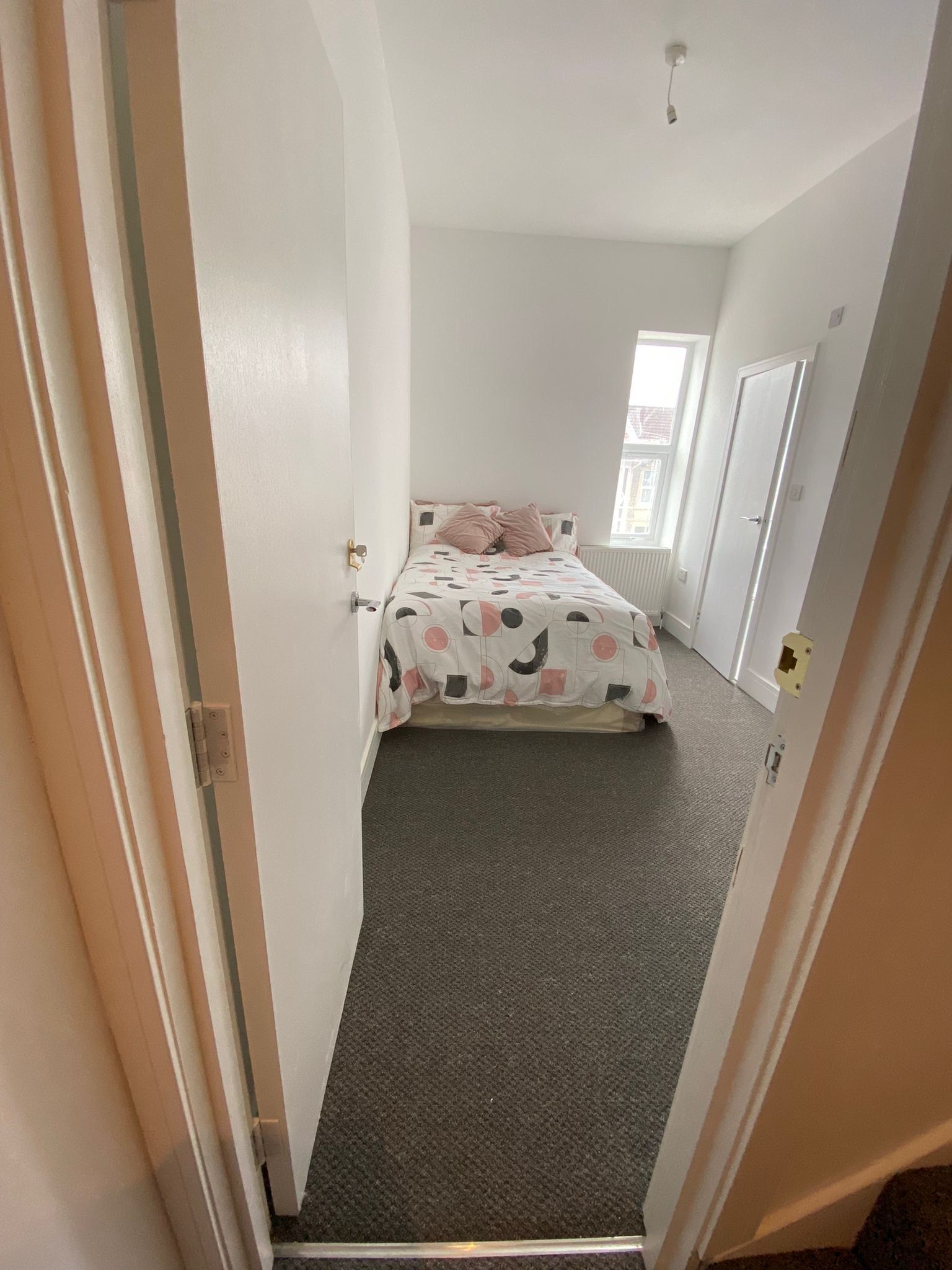 Flat Cassell Road in Bristol