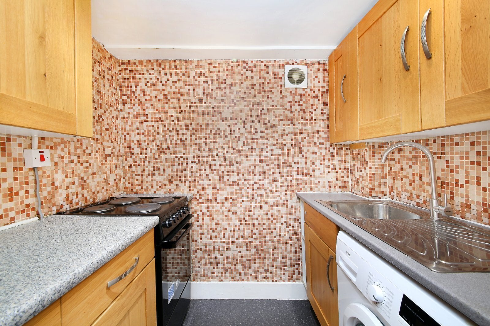 Flat Lavender Hill in Greater London