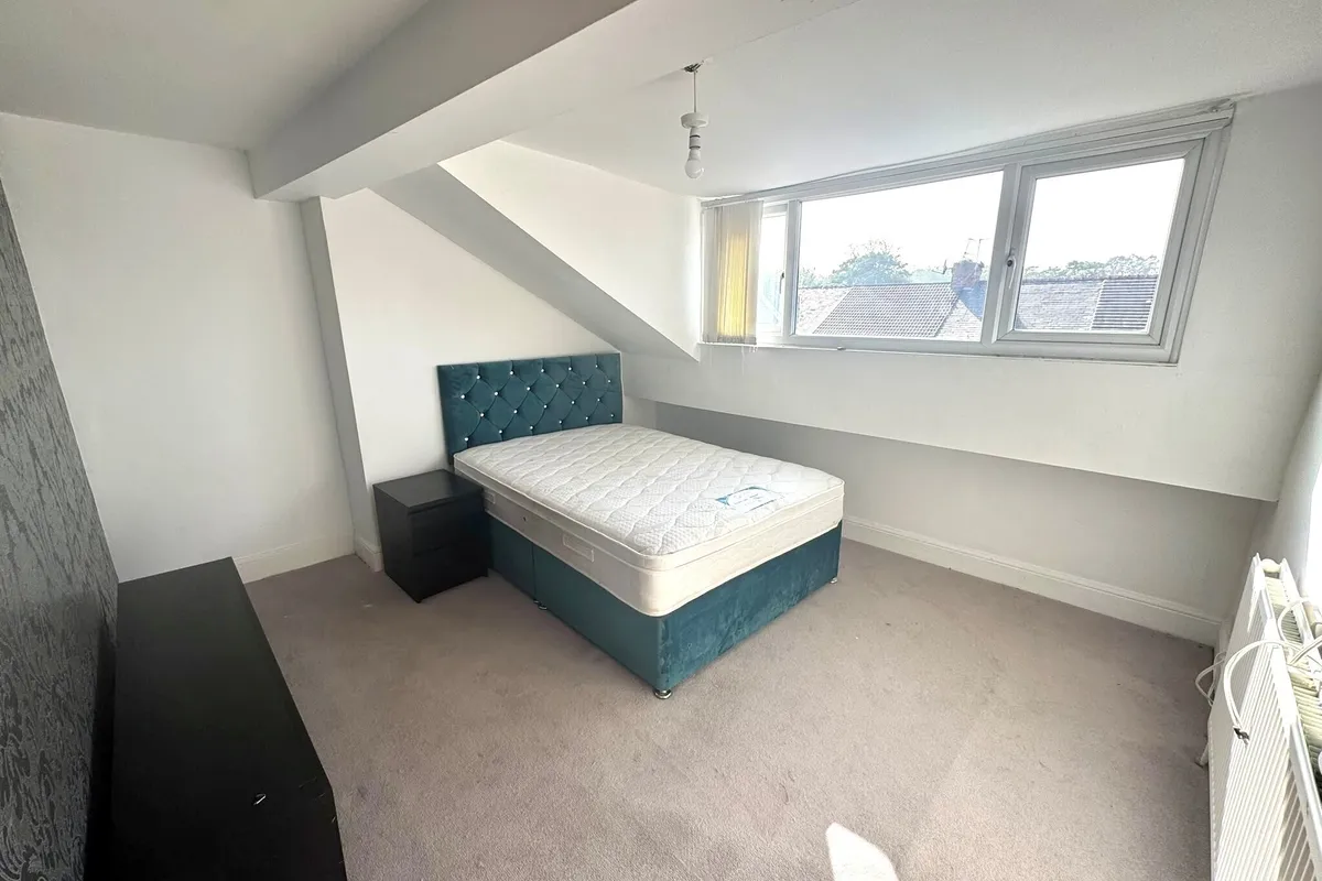 Flat Euston Grove in Oxton Village