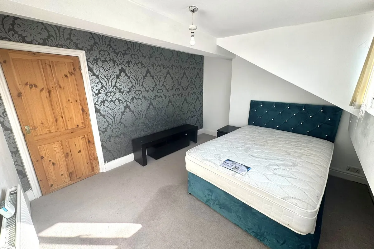 Flat Euston Grove in Oxton Village