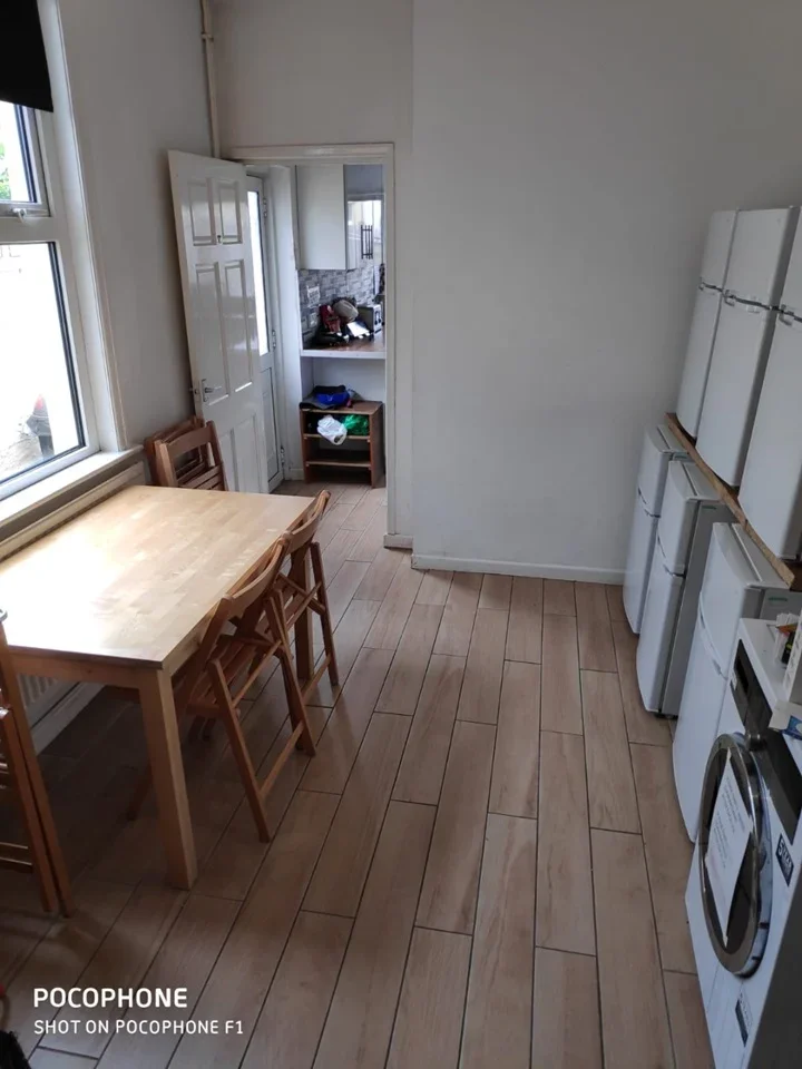 Room Cook Street in Bristol