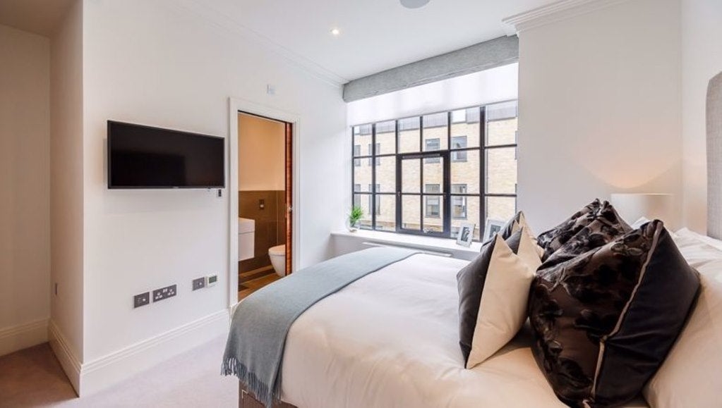 Flat Rainville Road in Greater London