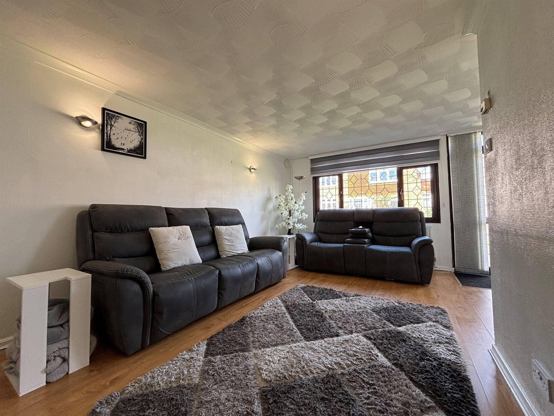House Dykewood Close in Dartford