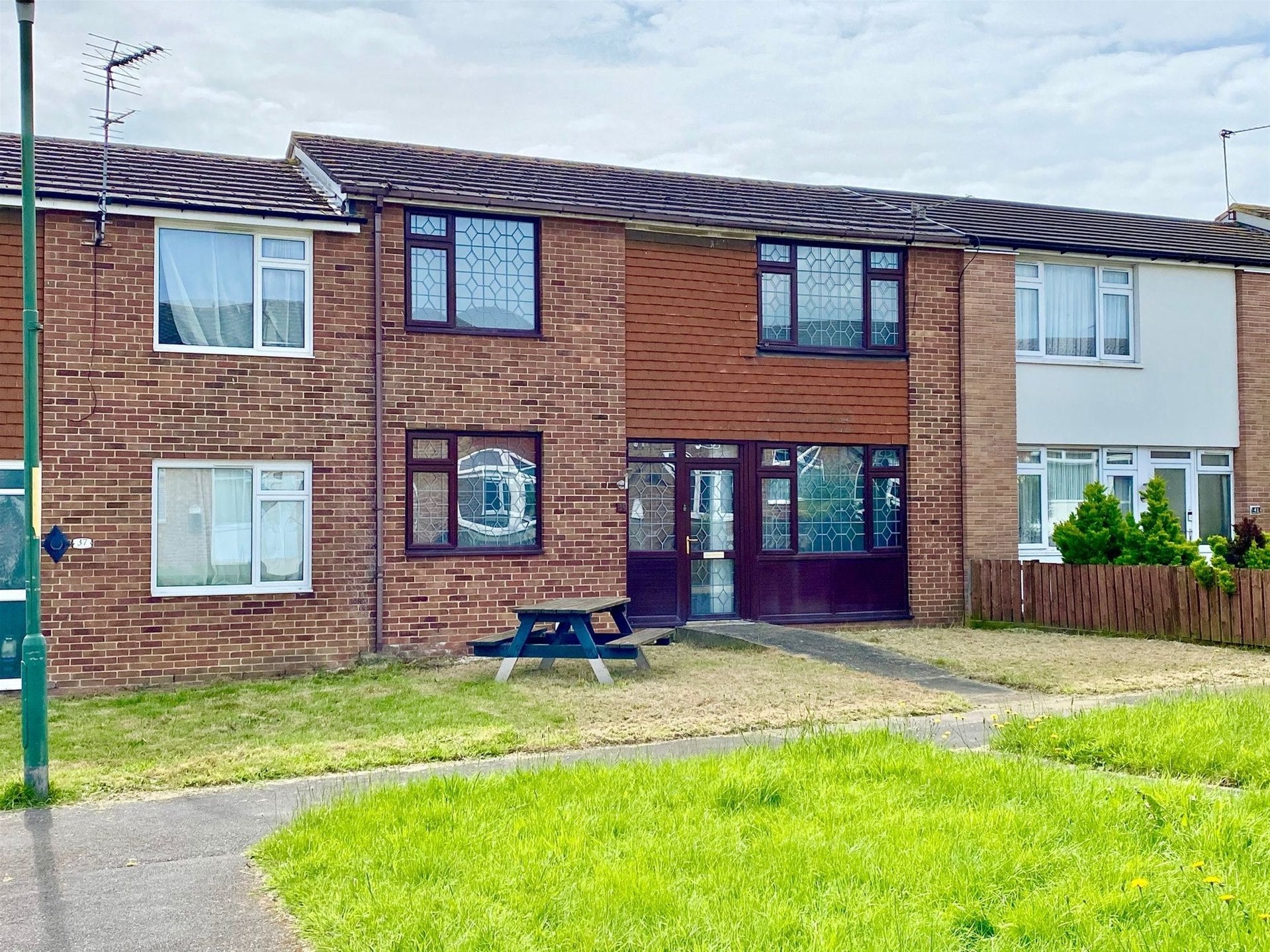 House Dykewood Close in Dartford