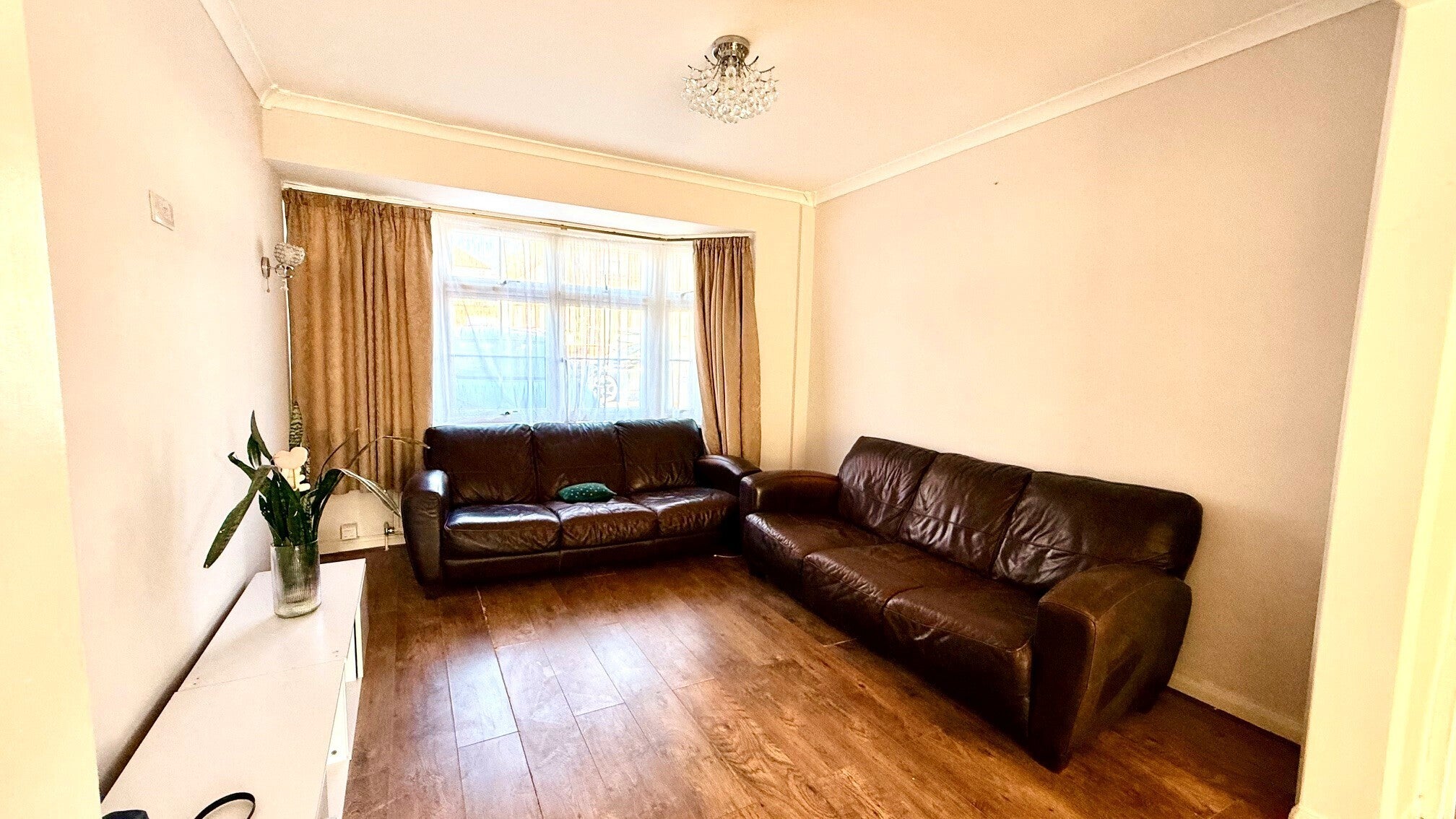 House Roding Lane North in Greater London