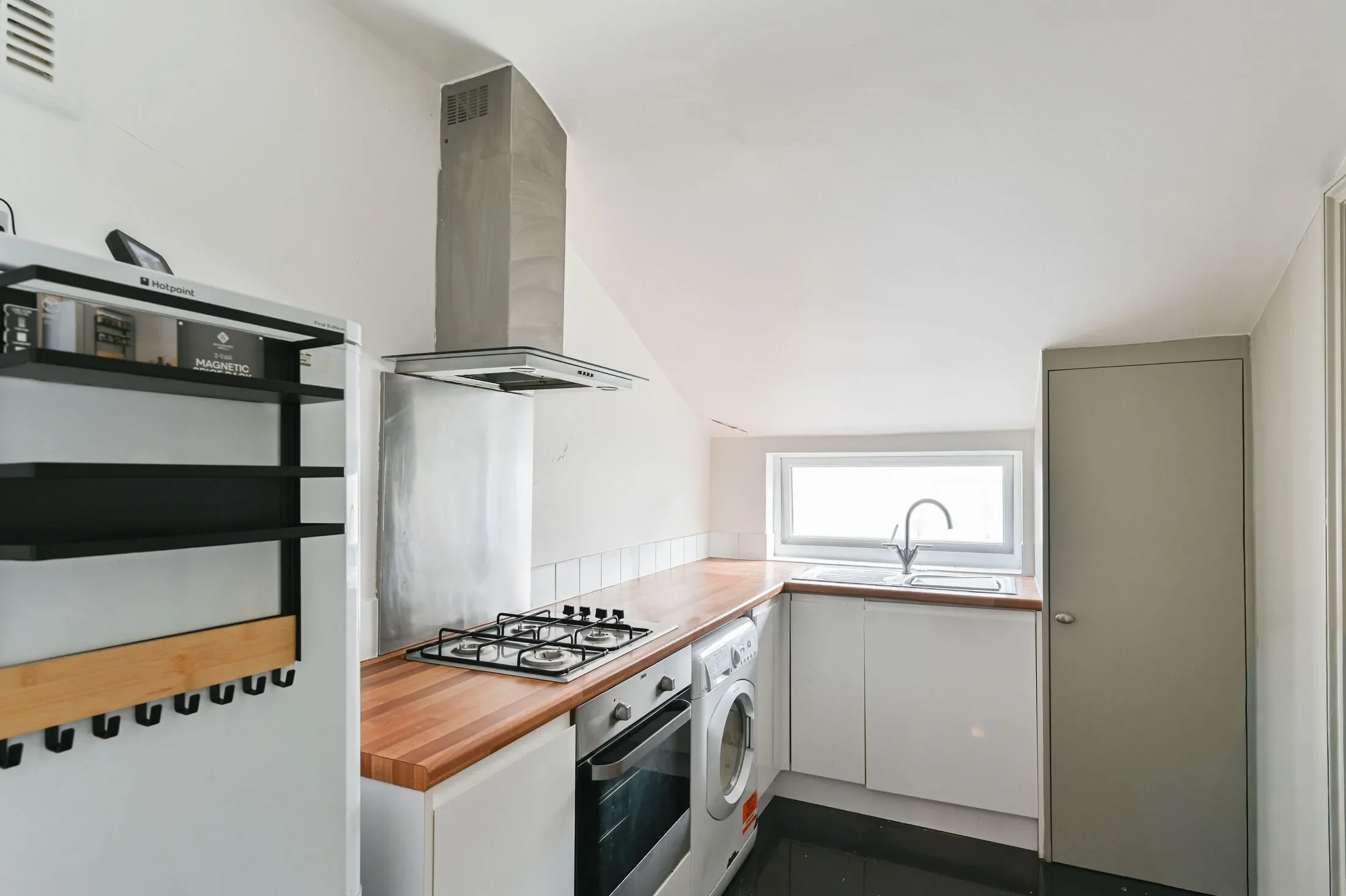 Flat Gilbey Road in Greater London