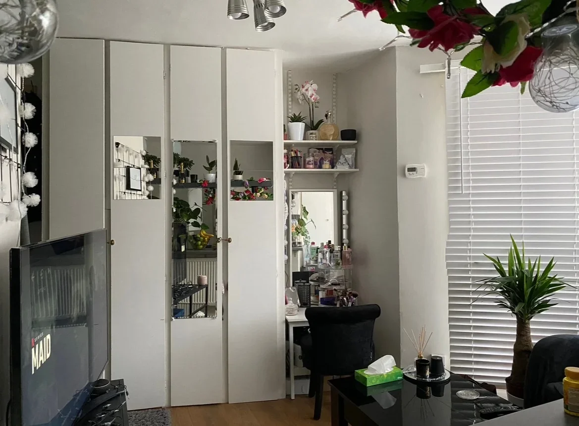 Flat Mountfield Road in Greater London