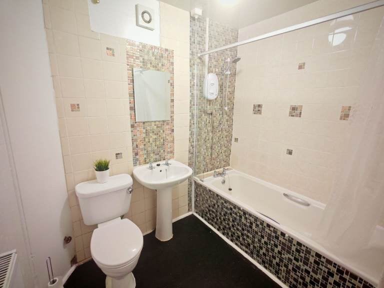 Flat Kersland Street in Glasgow