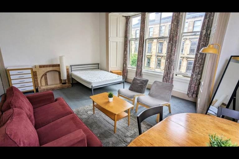 Flat Kersland Street in Glasgow
