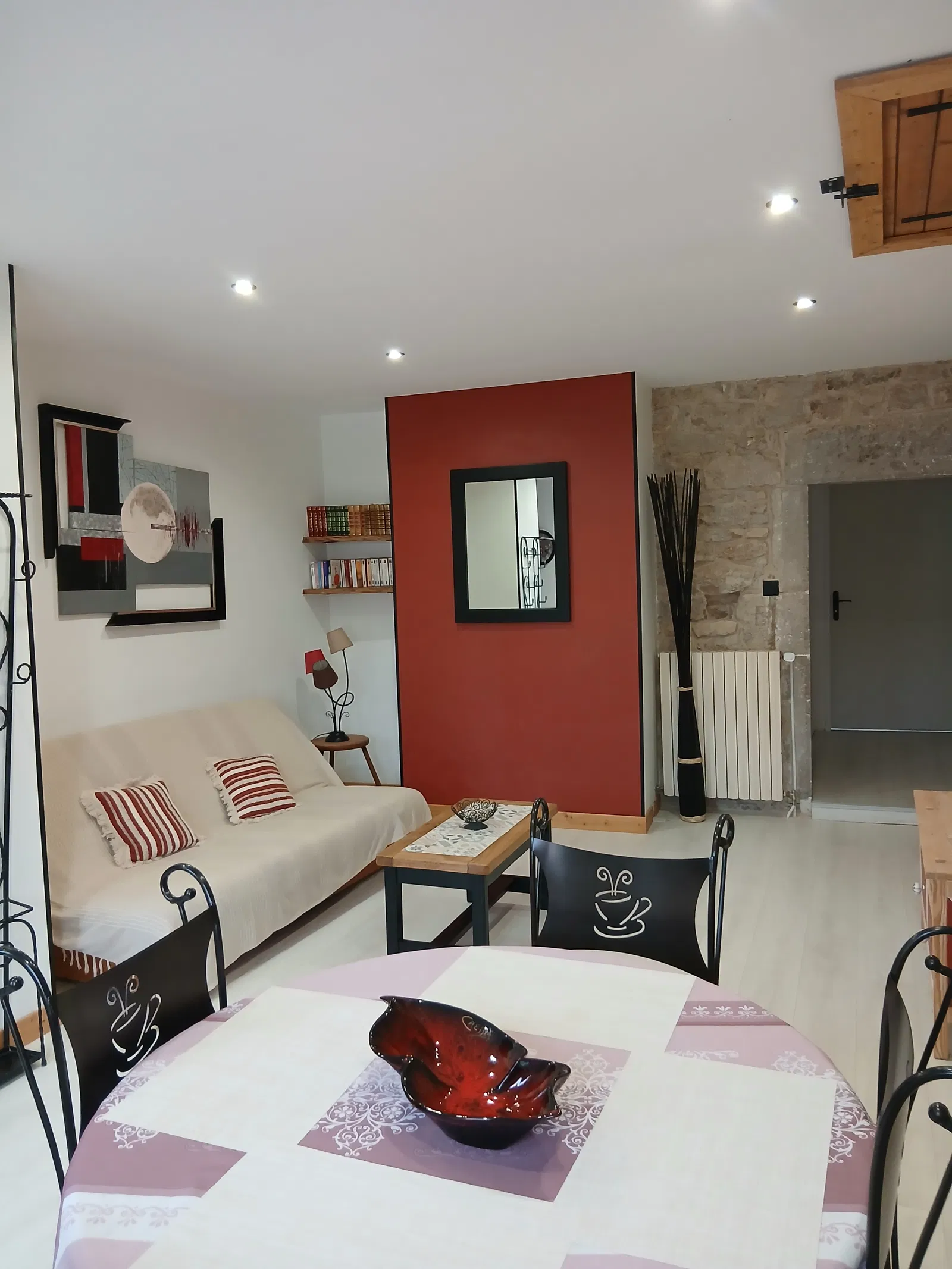 Room Route de Lons-le-Saunier in Arinthod
