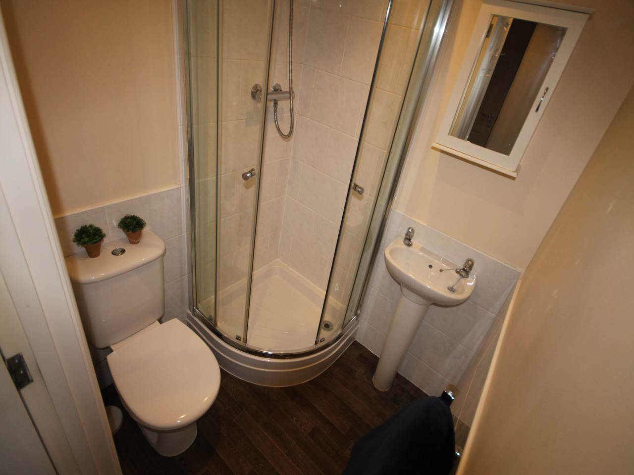 Room Ashbourne Road in Derby