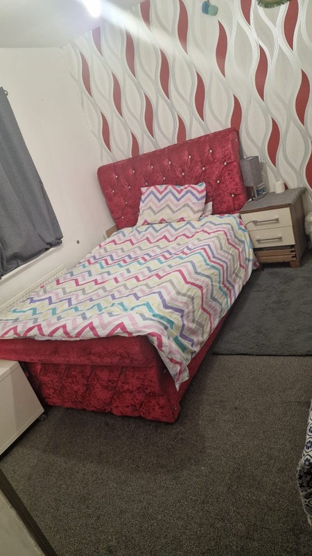 Room Stoneyholme Avenue in Manchester