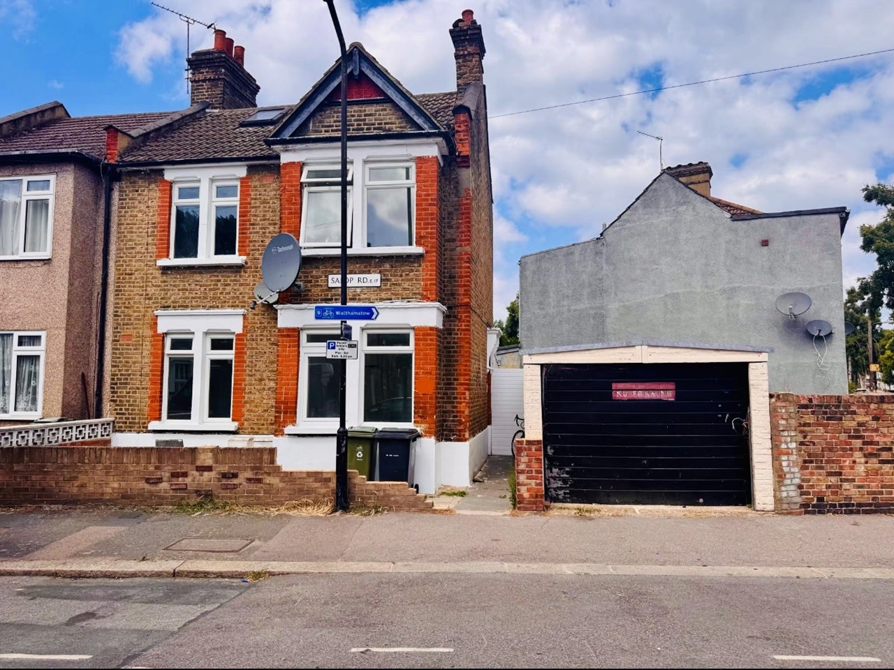 Flat Salop Road in Greater London