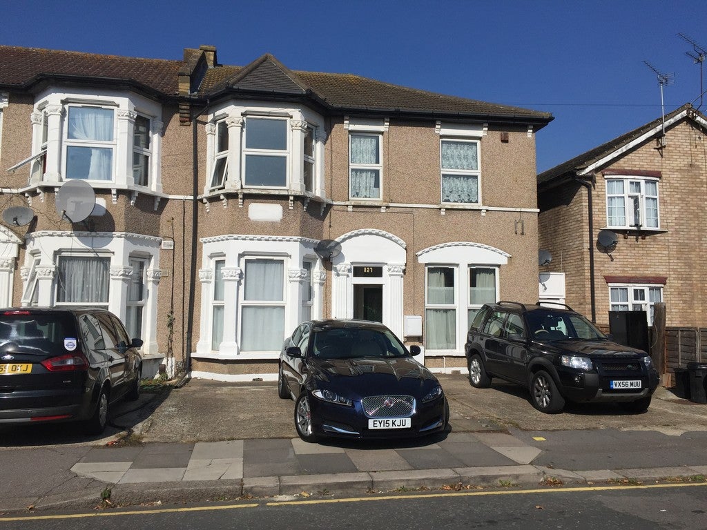 Flat Balfour Road in Greater London