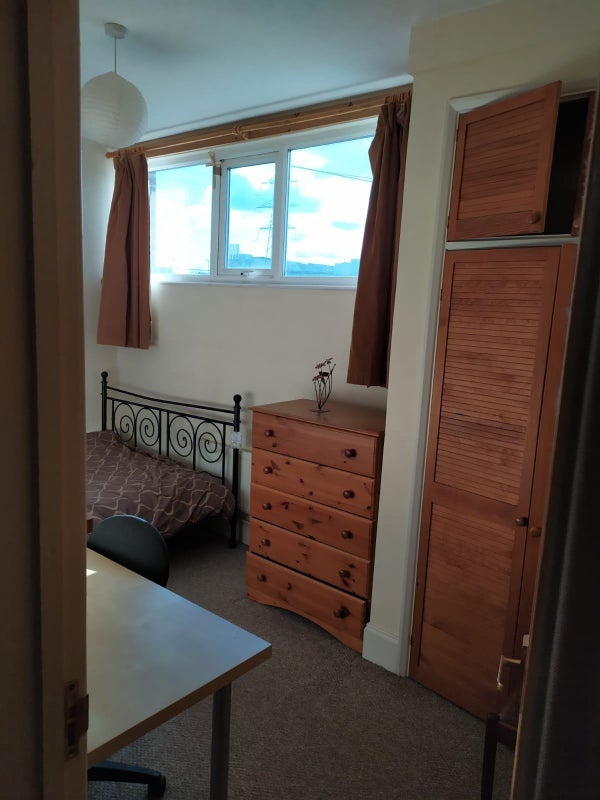 Room Darwin Close in Coventry
