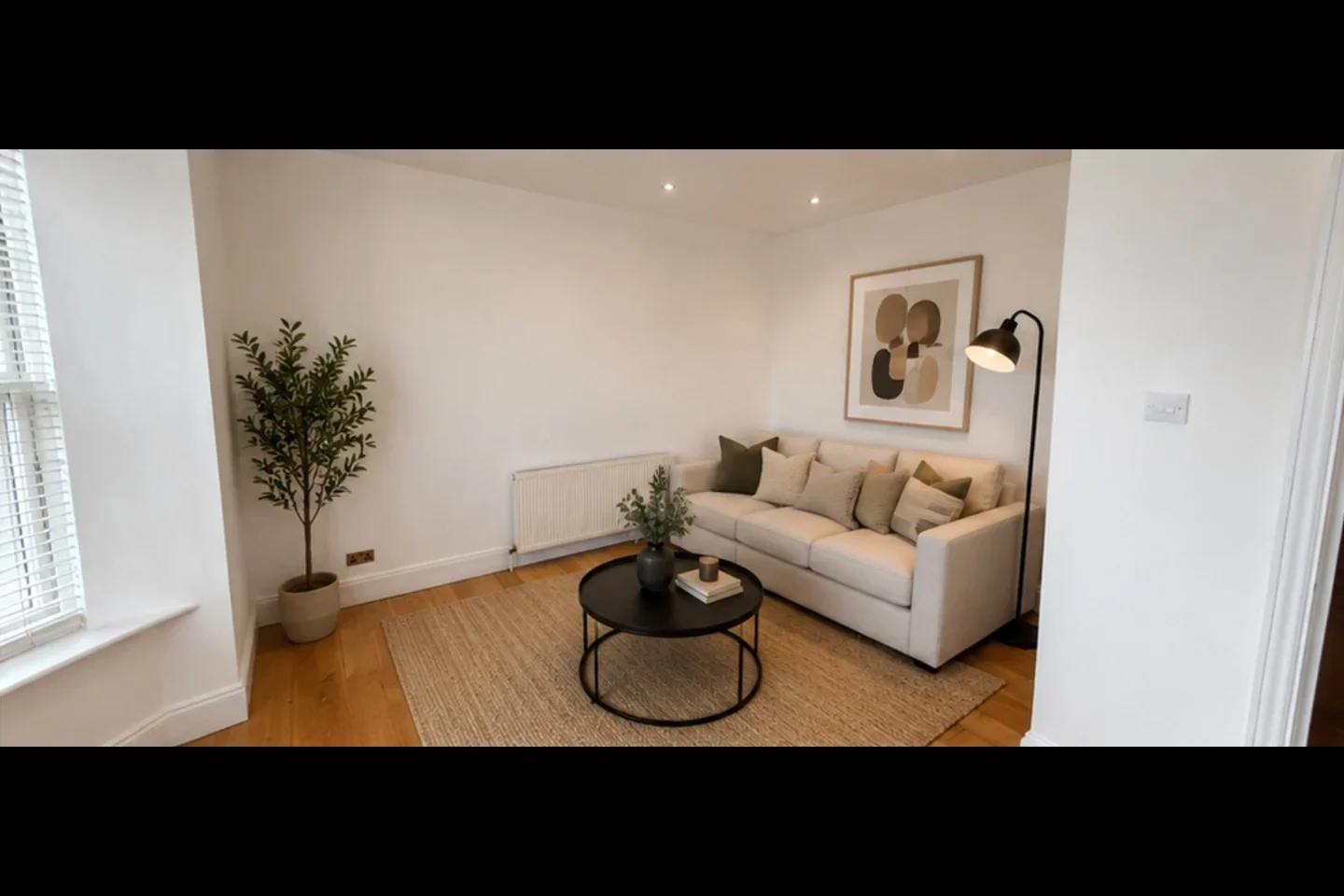Flat Beaconsfield Road in Greater London