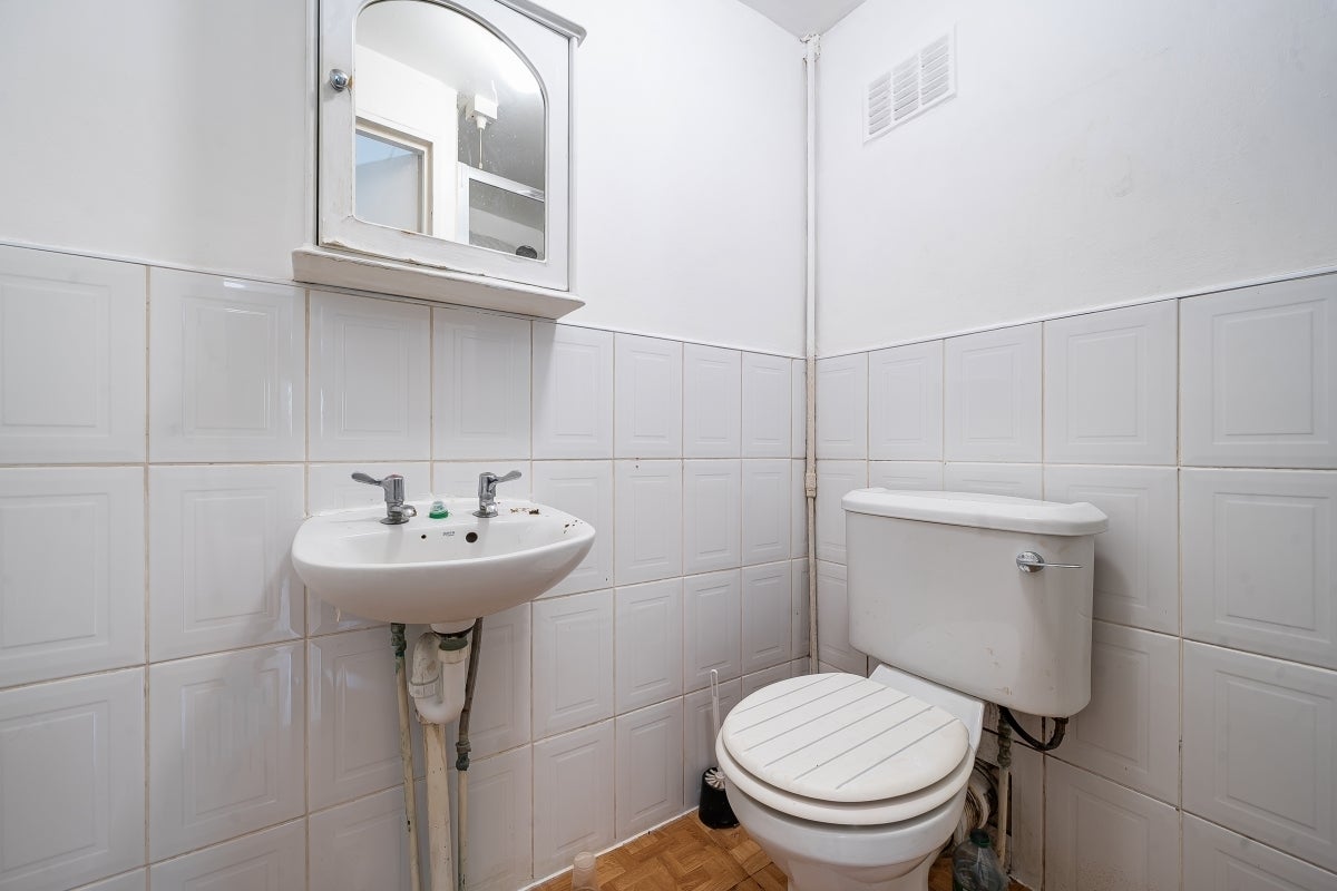 Flat Finchley Road in Greater London