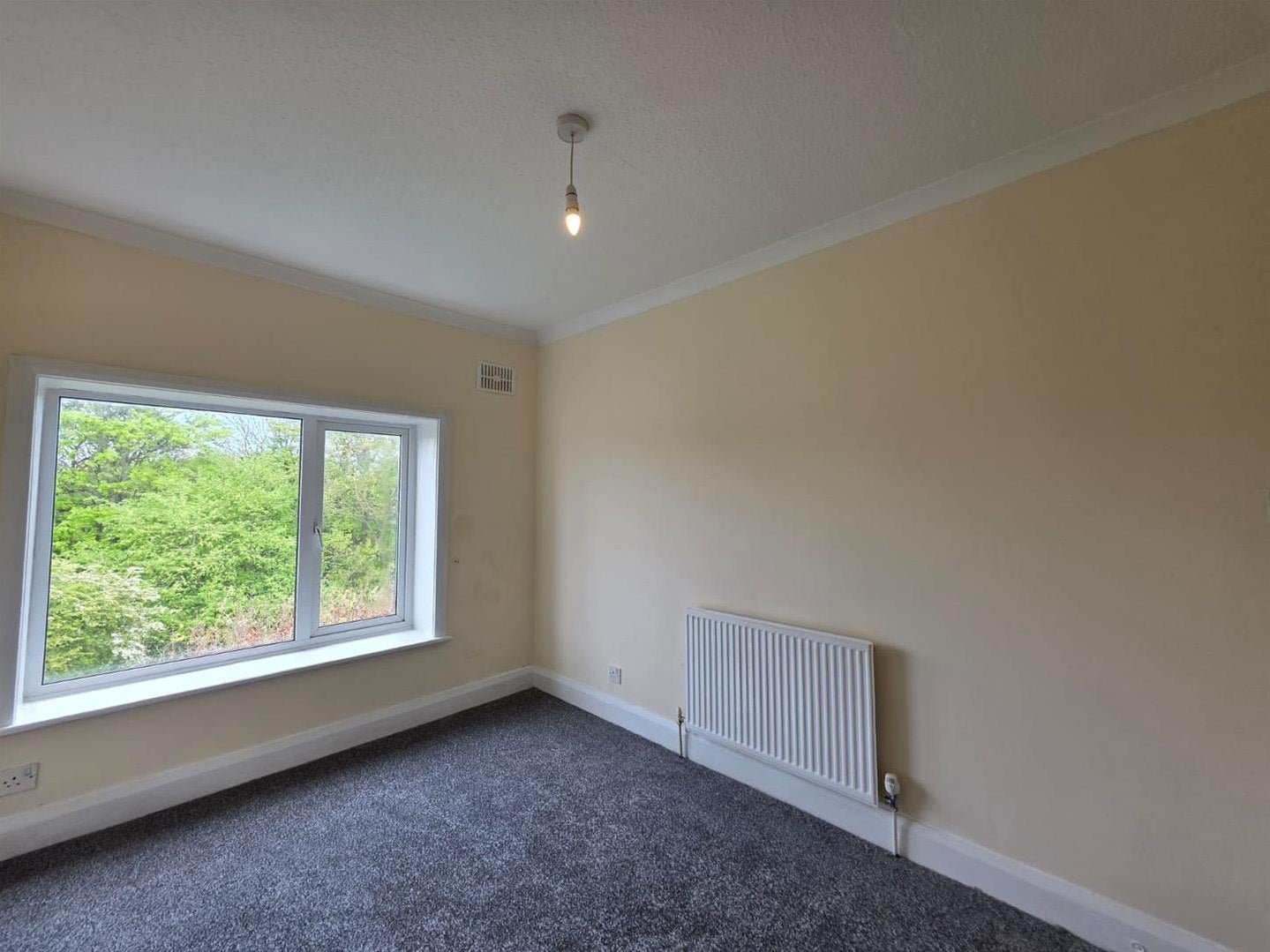 Flat Weydale Avenue in Scarborough