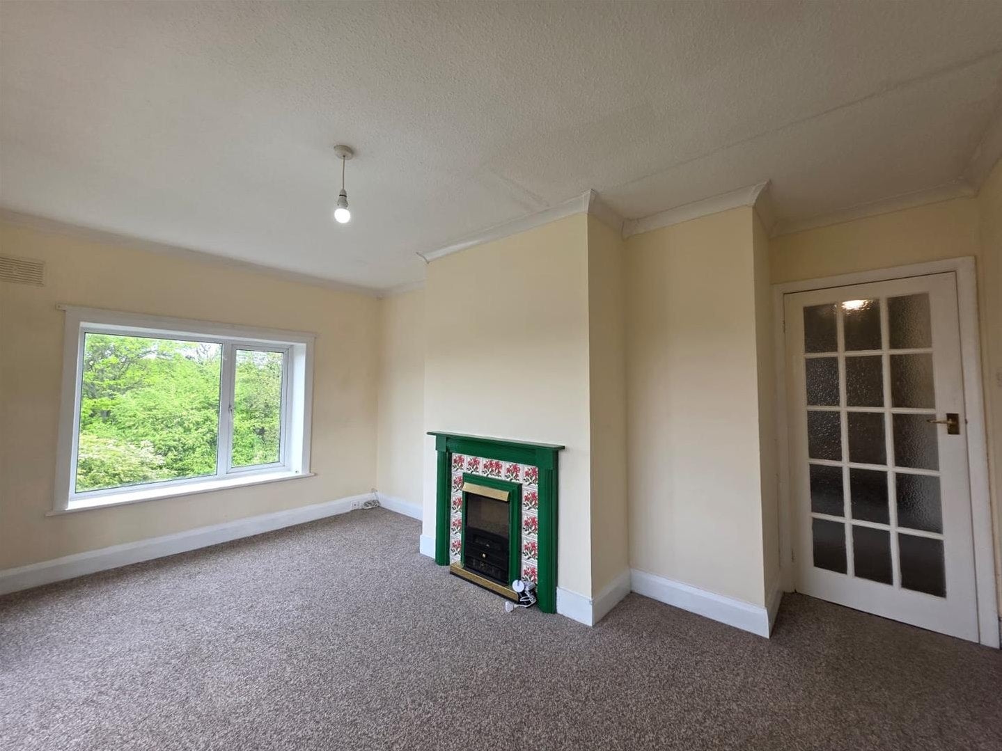 Flat Weydale Avenue in Scarborough