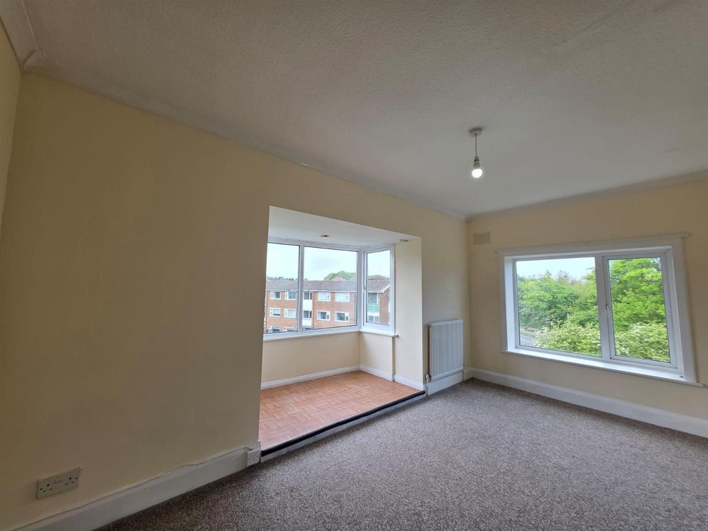 Flat Weydale Avenue in Scarborough