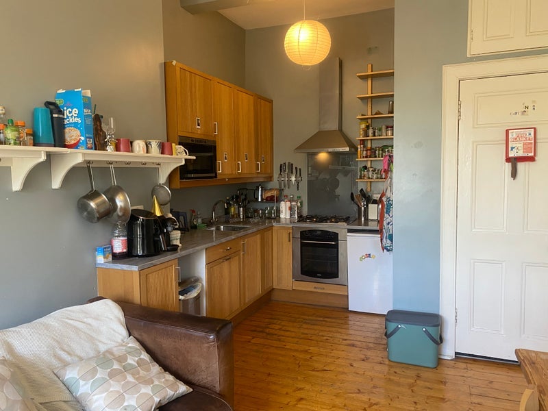 Room Strathfillan Road in City of Edinburgh