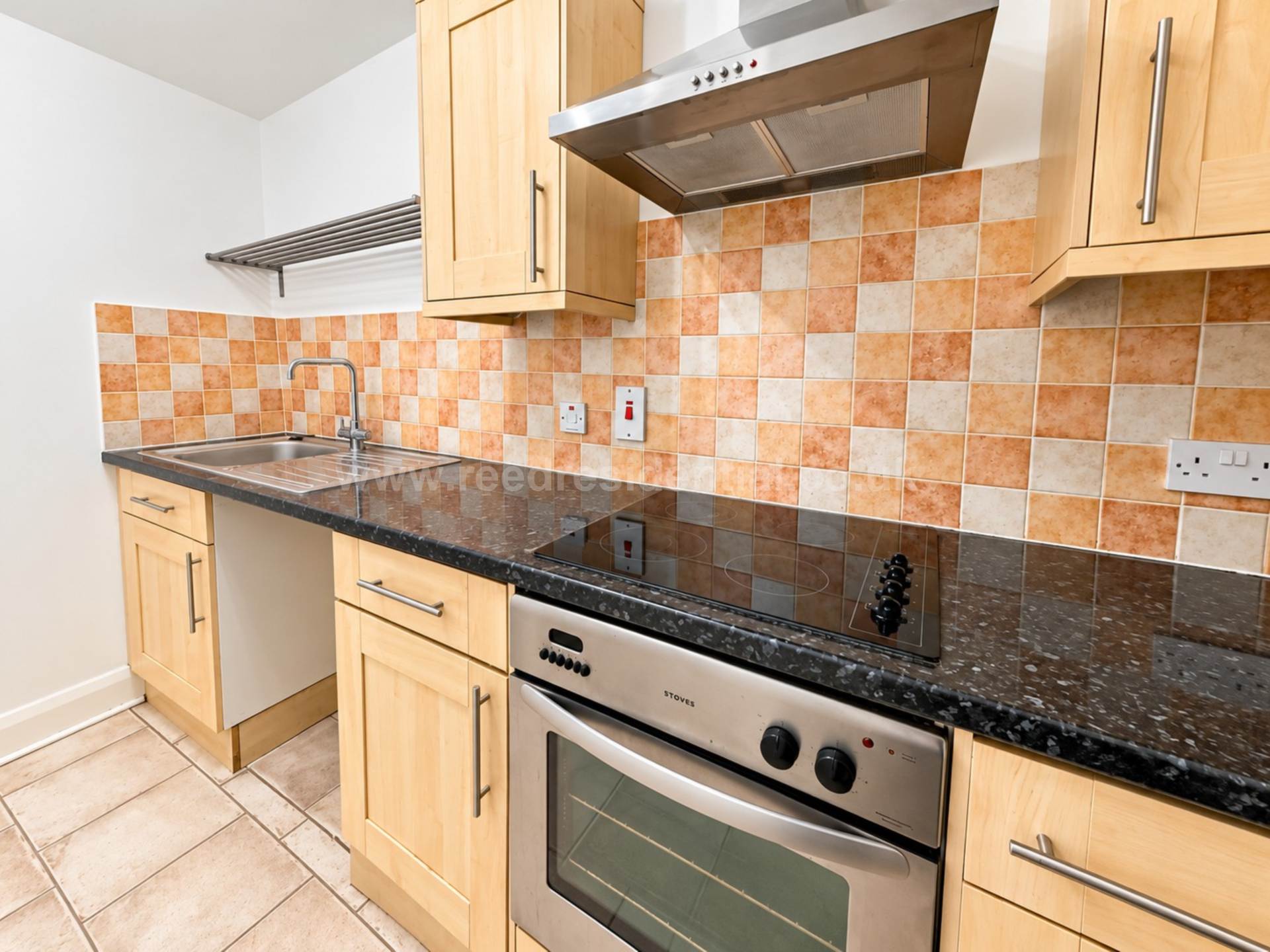 Flat Manilla Road in Southend-on-Sea