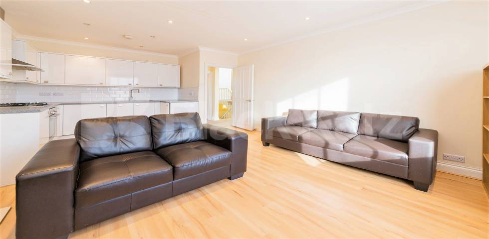 Flat Iverson Road in Greater London