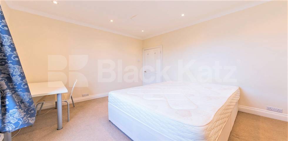 Flat Iverson Road in Greater London