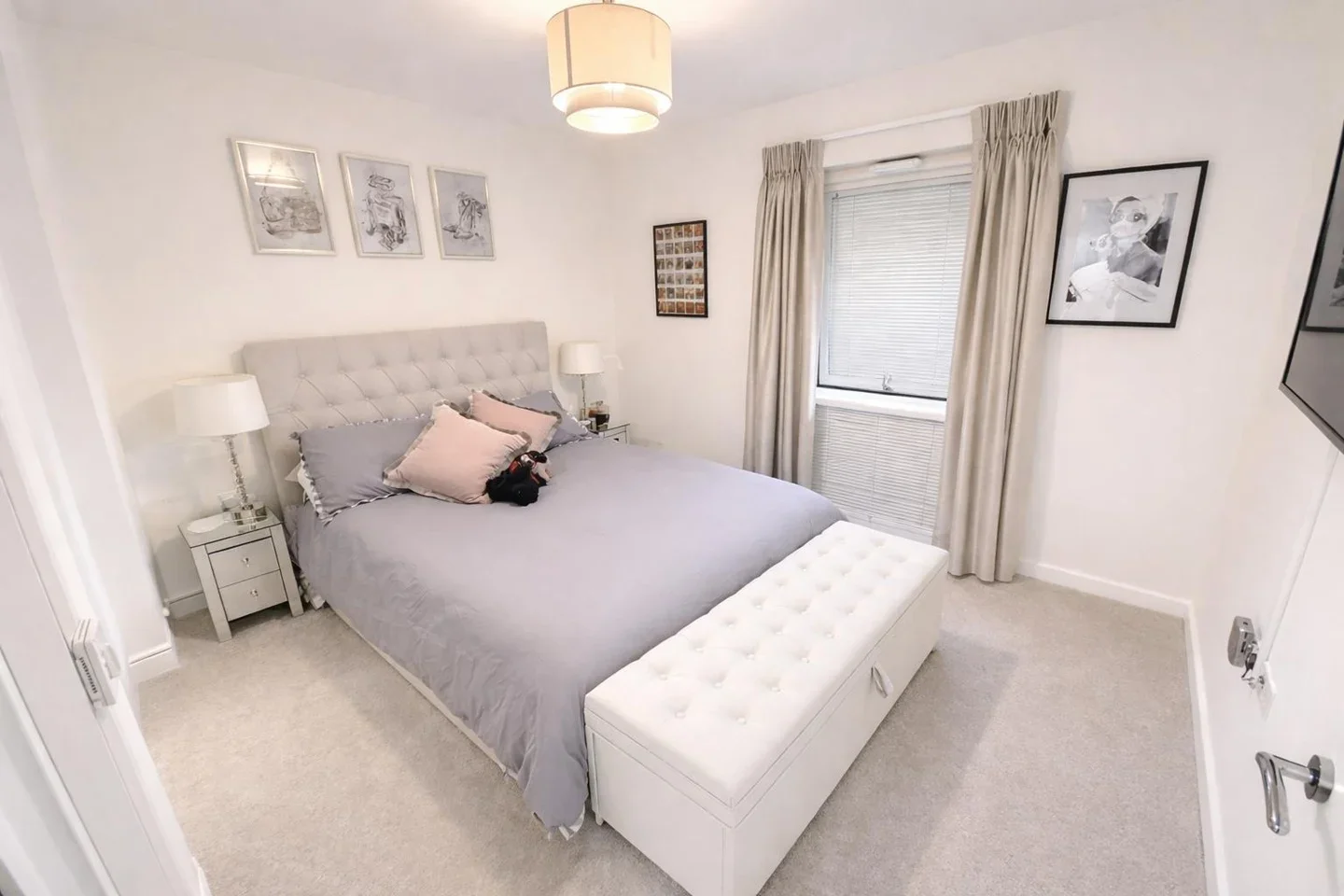 Flat Bittacy Hill in Greater London