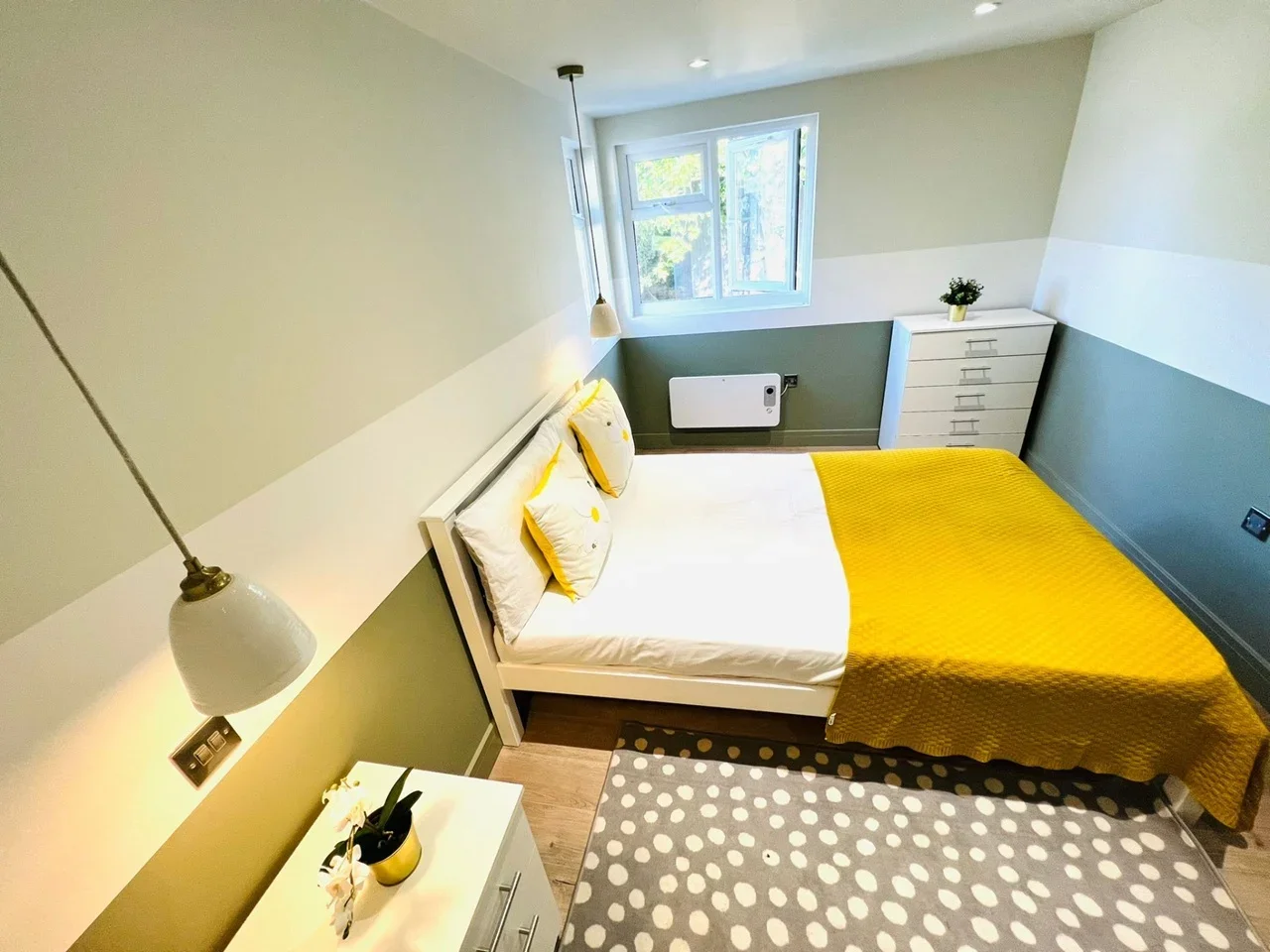 Room Malpas Road in Greater London
