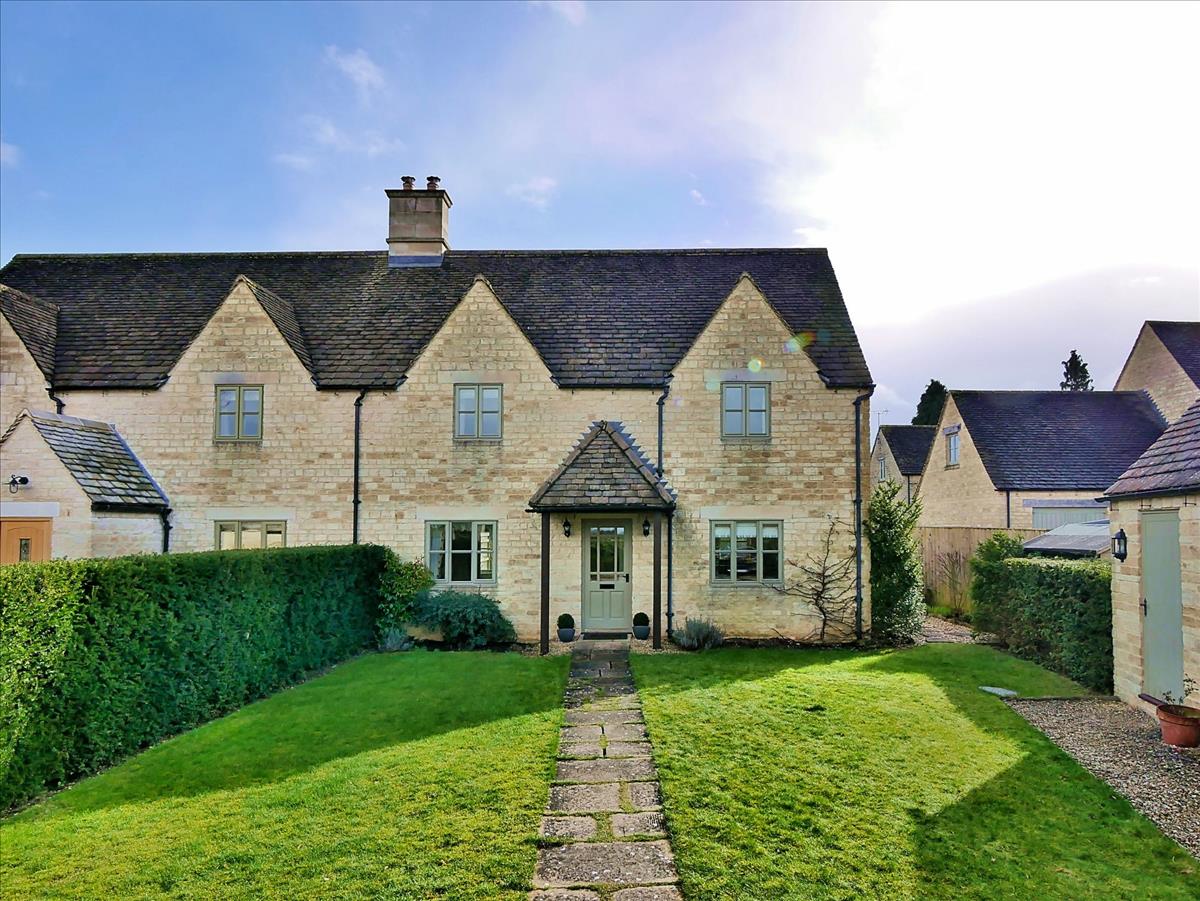 House Washpool Lane in Cotswold District