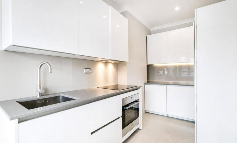 Flat Ovington Square in Greater London