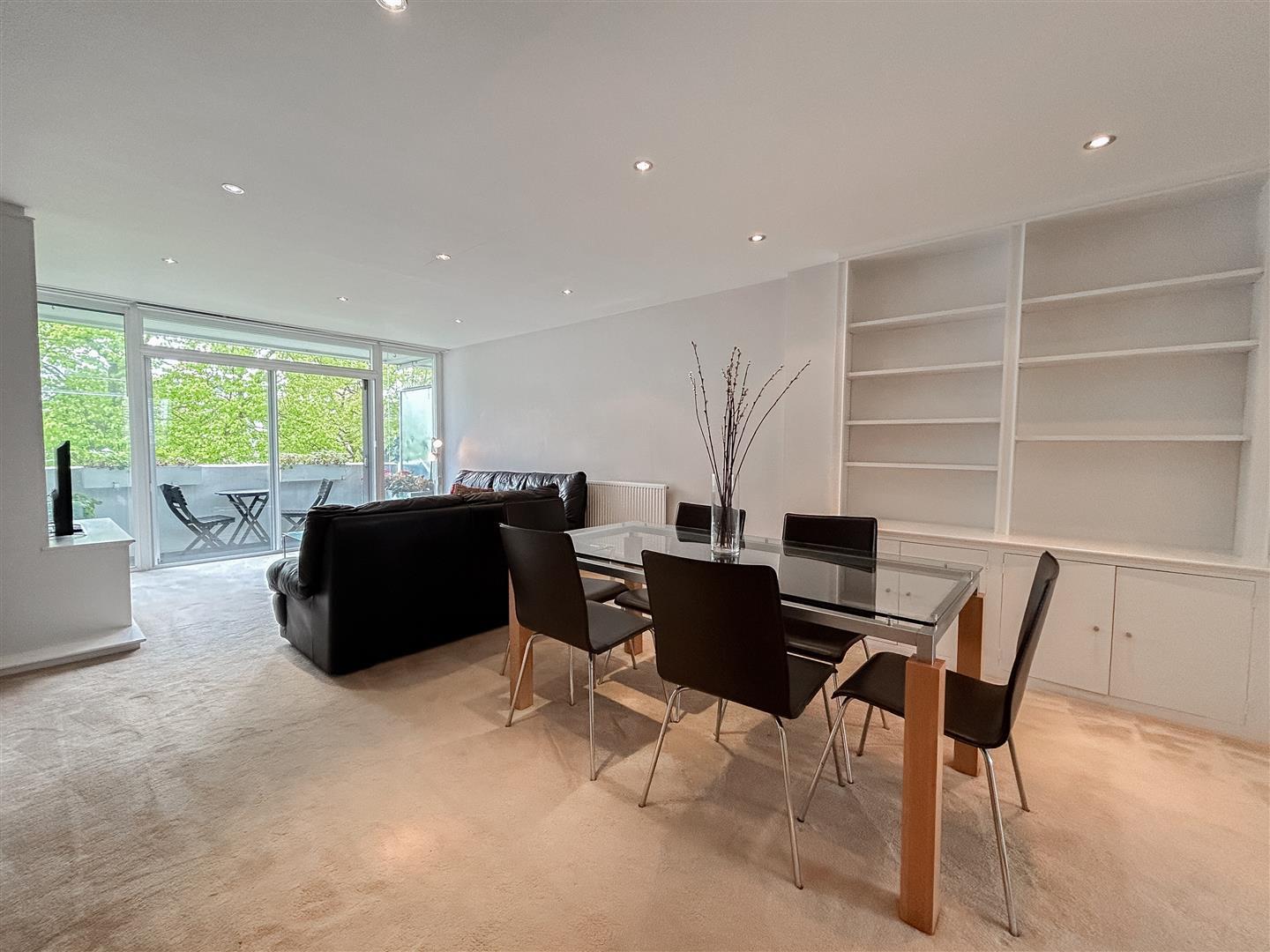 Flat Kensington Park Road in Greater London