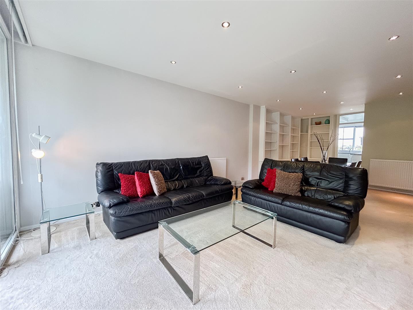 Flat Kensington Park Road in Greater London